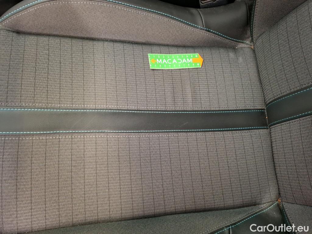  Peugeot  208  (e-) Allure Pack 50kWh BVA #34
