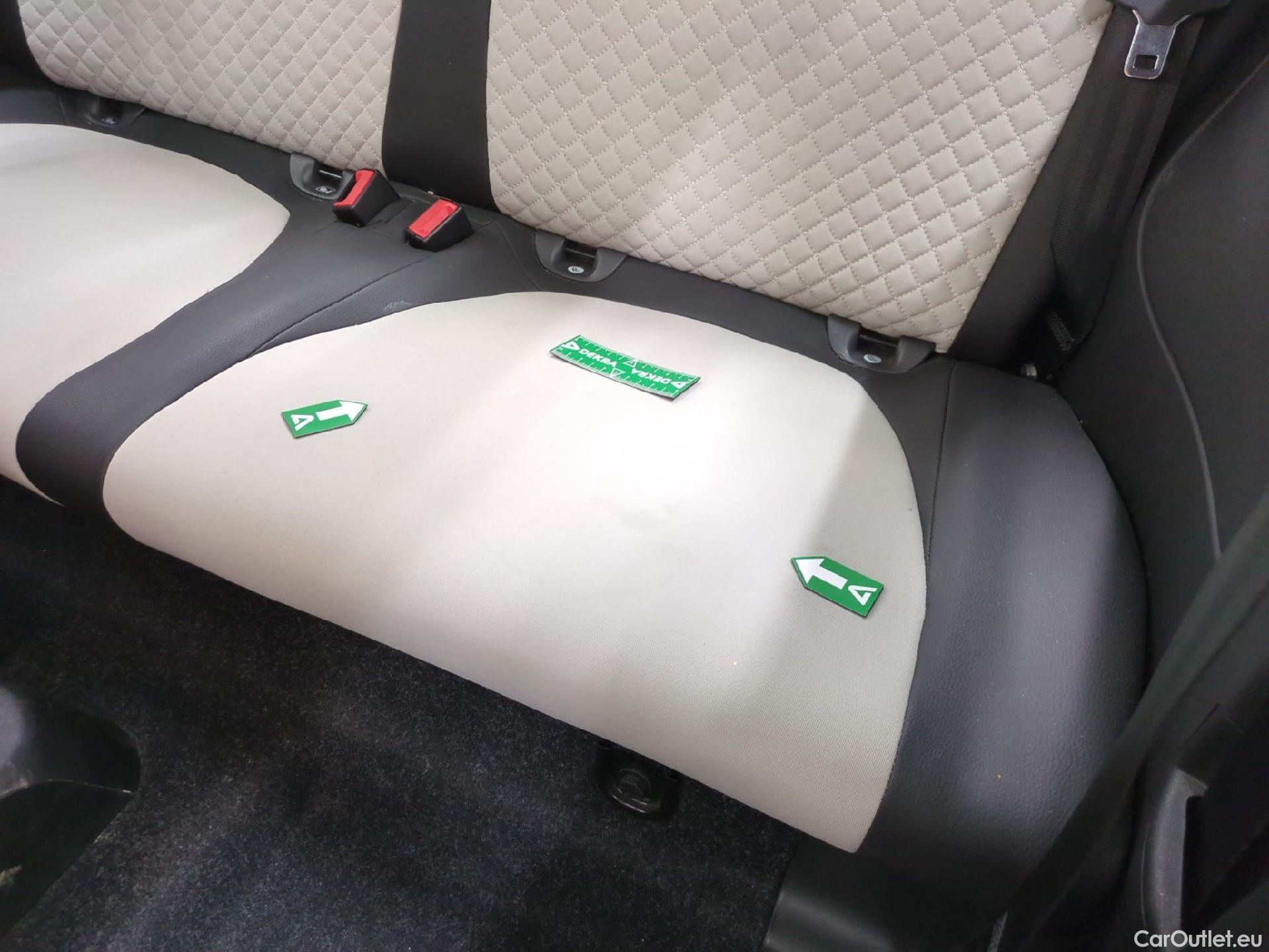  Fiat  500 FIAT  / 2015 / 3P / Berline Hybrid 1.0 BSG 70 ch Dolcevita #4