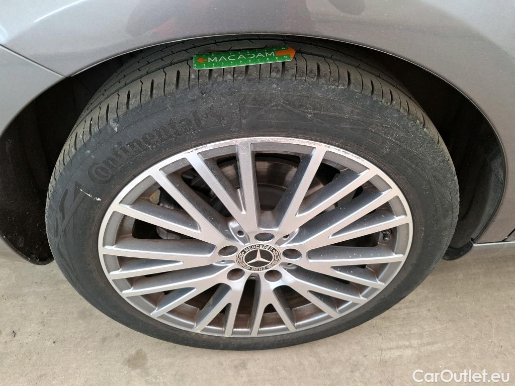  Mercedes  CLA-Klasse MERCEDES-BENZ CLA Coupe / 2019 / 4P / Coupé CLA 200 d Business Line BA8 #3