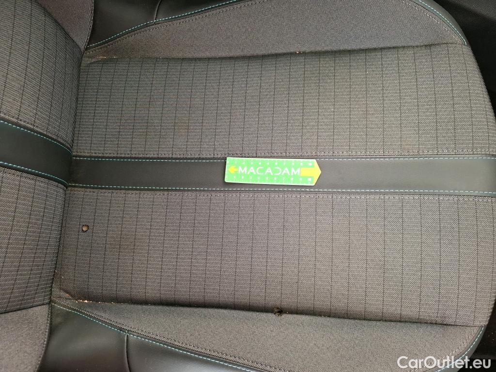  Peugeot  208  Allure Pack 1.2 PureTech 100CV BVM6 E6d #1