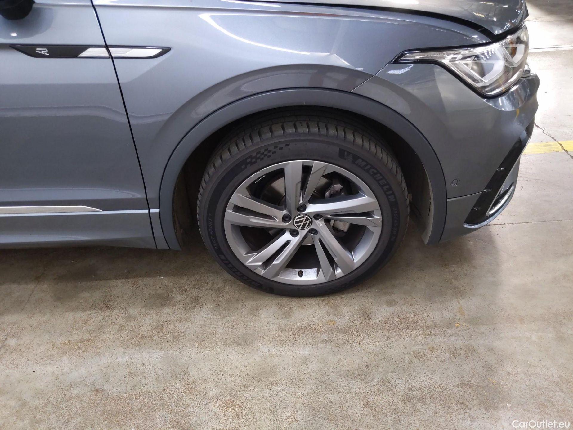  Volkswagen  Tiguan VOLKSWAGEN  Allspace / 2021 / 5P / SUV 2.0 TDI 150 DSG7 R-Line #2