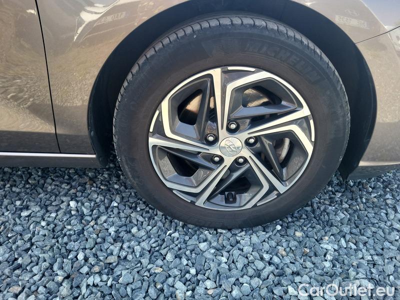  Hyundai  i30  (PD)(01.2017  ->)  kom.1.5TGDI FamilySmart AT #3
