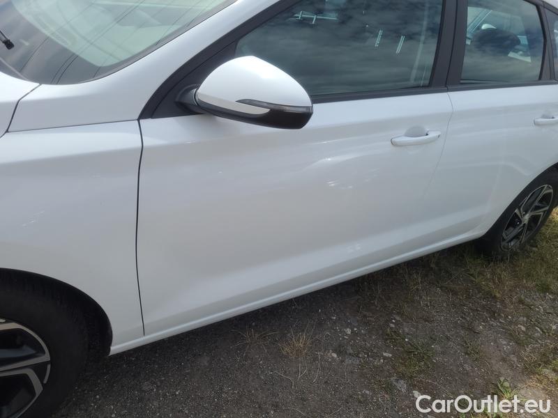  Hyundai  i30  (PD)(01.2017 ->)  kom.1.0TGDI Family Comf #3