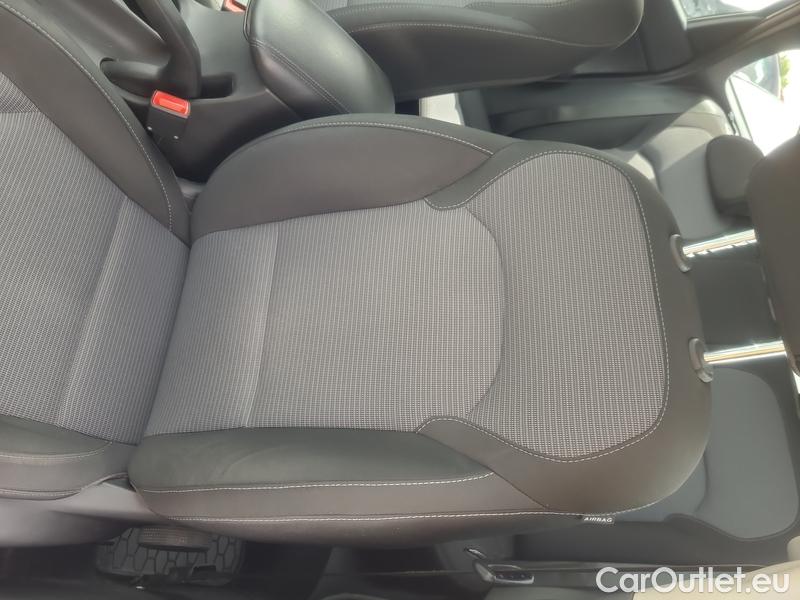 Hyundai  i30  (PD)(01.2017 ->)  kom.1.0TGDI Family Comf #11
