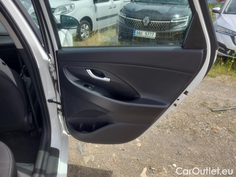  Hyundai  i30  (PD)(01.2017 ->)  kom.1.0TGDI Family Comf #14