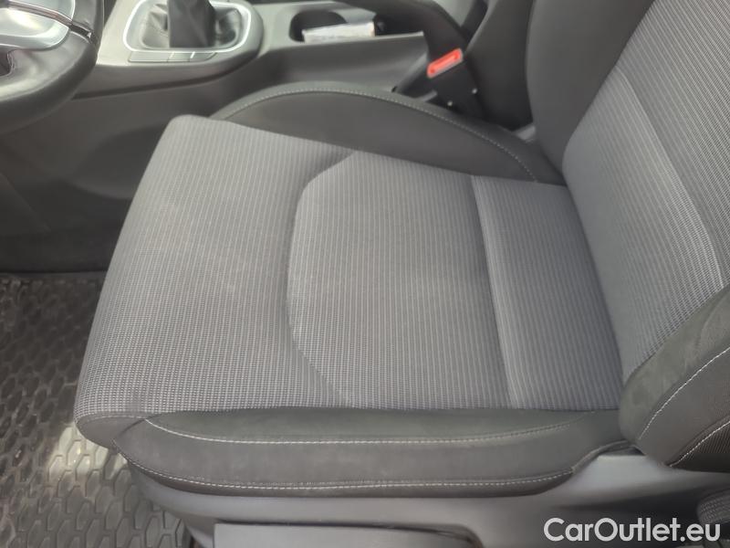  Hyundai  i30  (PD)(01.2017 ->)  kom.1.0TGDI Family Comf #9