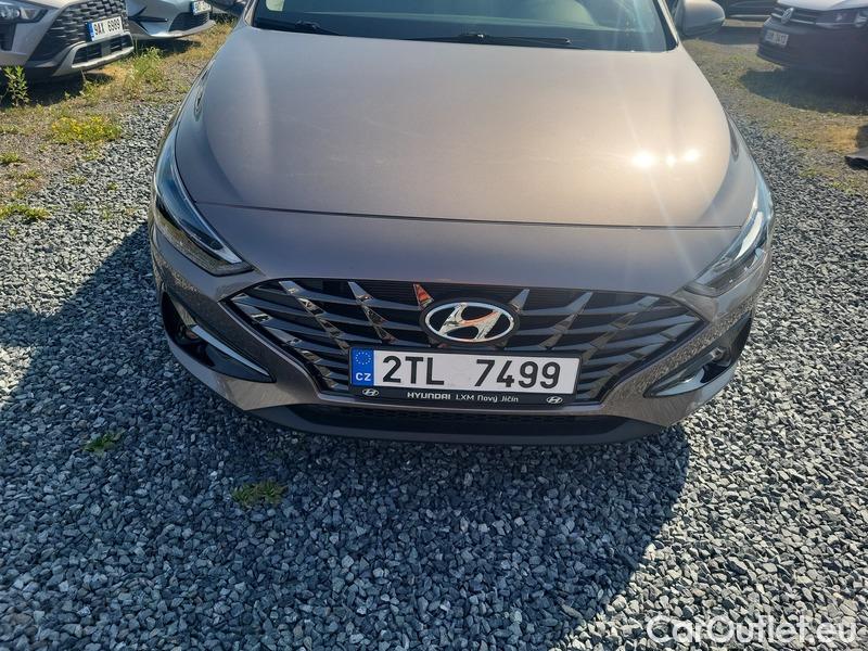  Hyundai  i30  (PD)(01.2017  ->)  kom.1.5TGDI FamilySmart AT #1