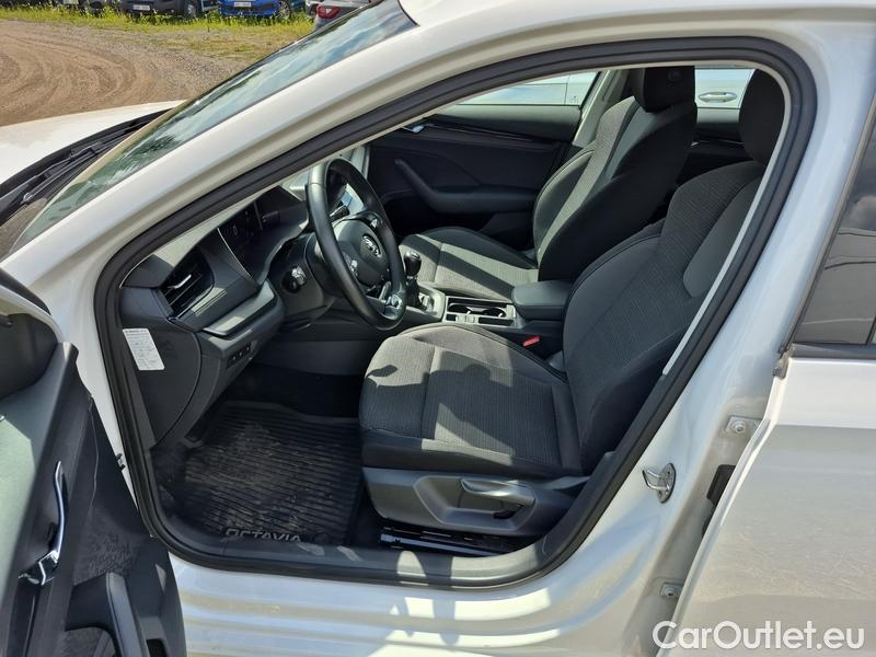  Skoda  Octavia  Combi (NX3)(2020) Oct.C.2.0 TDI 110 Ambition #3