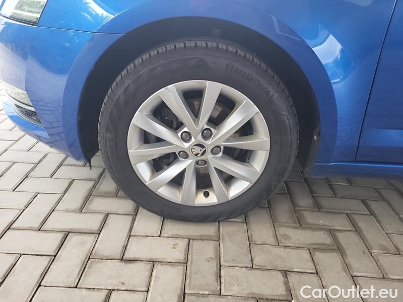  Skoda  Octavia  Lim. (NX3)(2020)  2.0TDI 110 Style #13