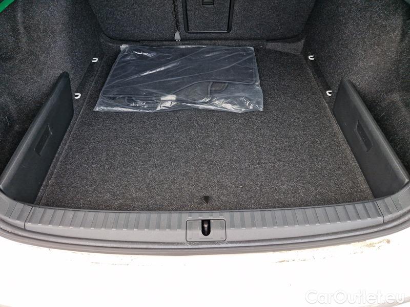  Skoda  Octavia  Combi (NX3)(2020) Oct.Combi 2.0TDI 85 Style #7
