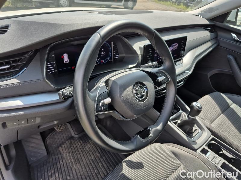  Skoda  Octavia  Combi (NX3)(2020) Oct.C.2.0 TDI 110 Ambition #4