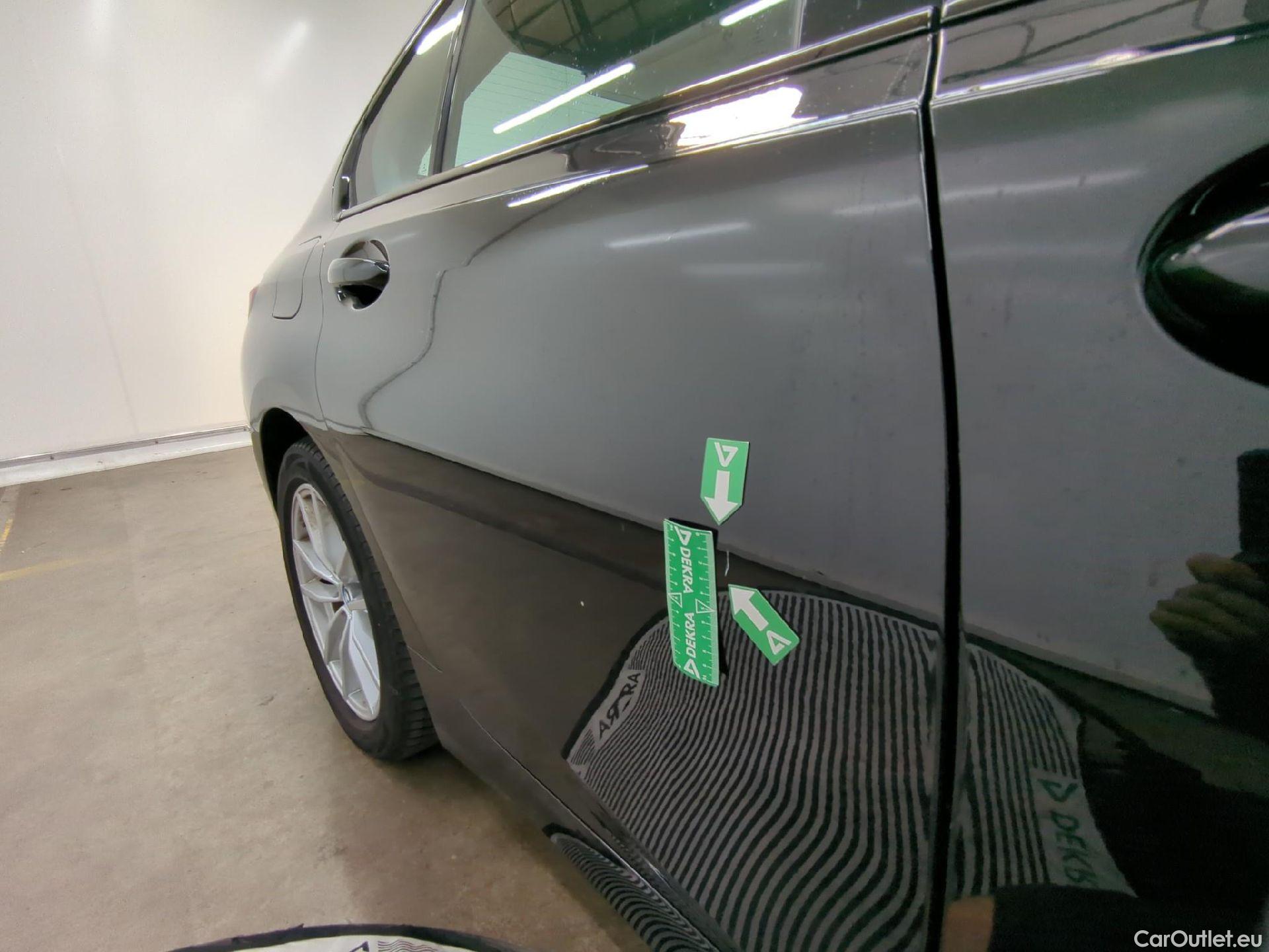  Bmw  Serie 3 BMW Série 3 Berline / 2022 / 4P / Berline 320e 204ch Business Design BVA8 Hybride #10