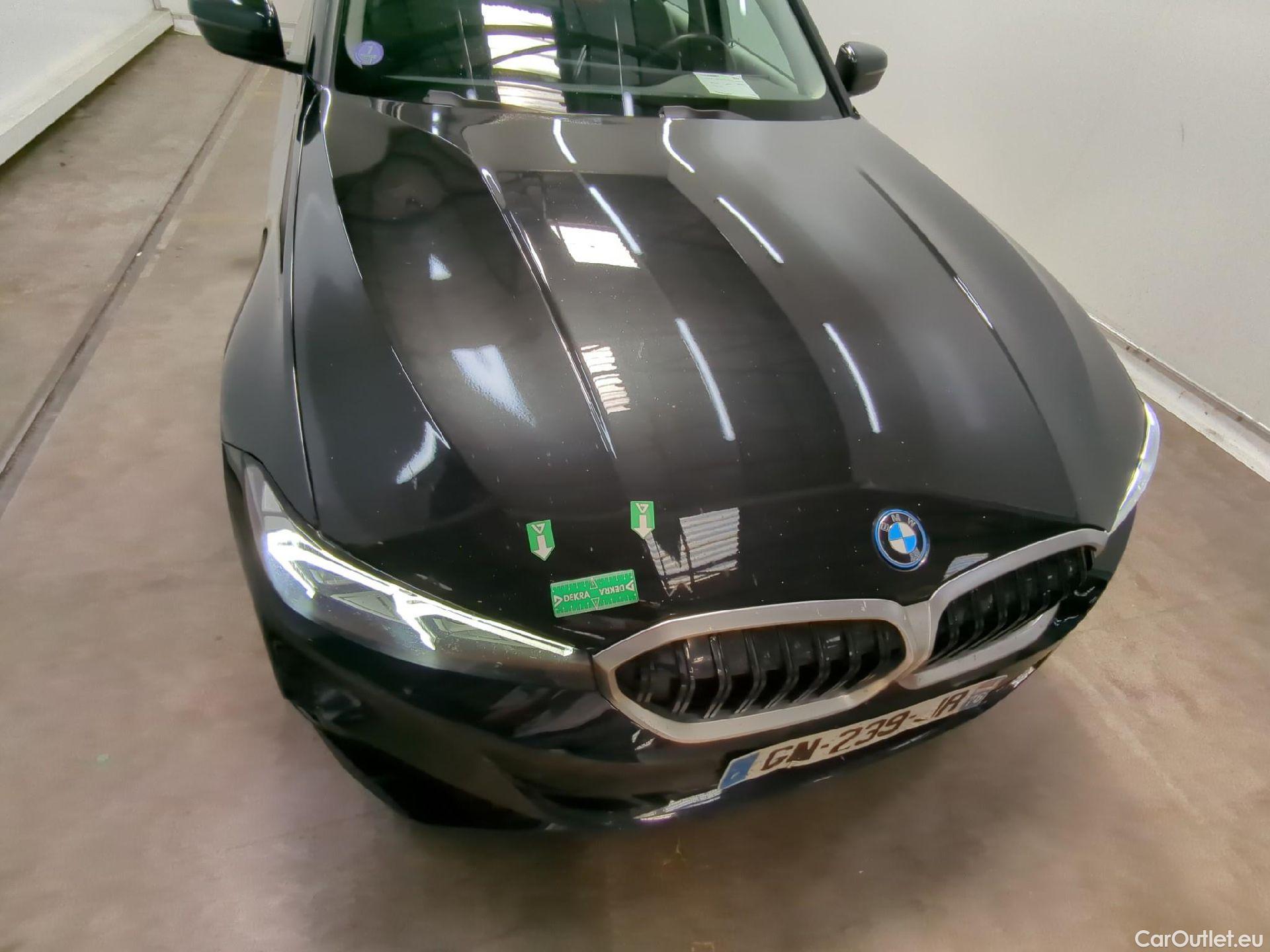  Bmw  Serie 3 BMW Série 3 Berline / 2022 / 4P / Berline 320e 204ch Business Design BVA8 Hybride #16