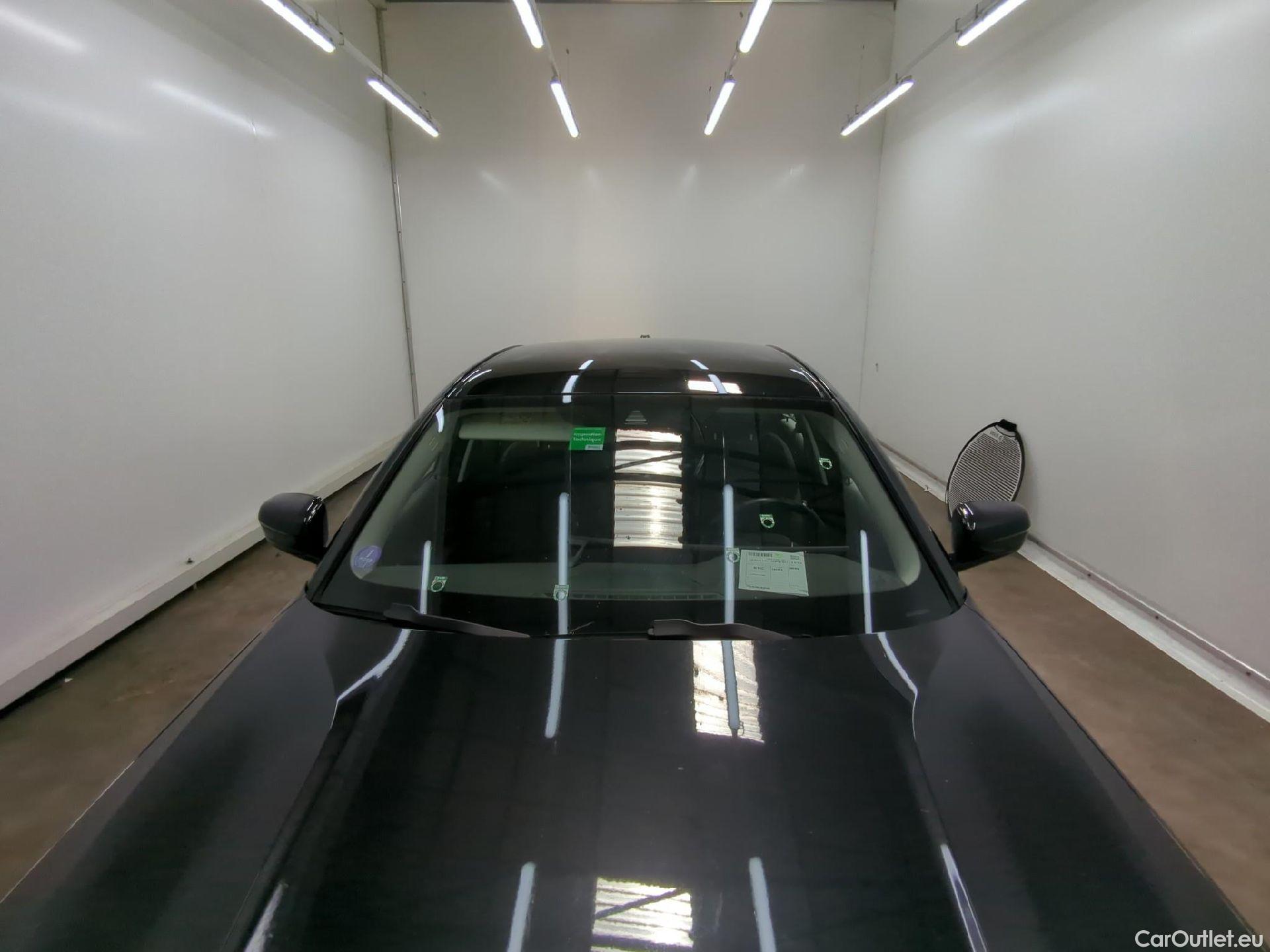  Bmw  Serie 3 BMW Série 3 Berline / 2022 / 4P / Berline 320e 204ch Business Design BVA8 Hybride #29