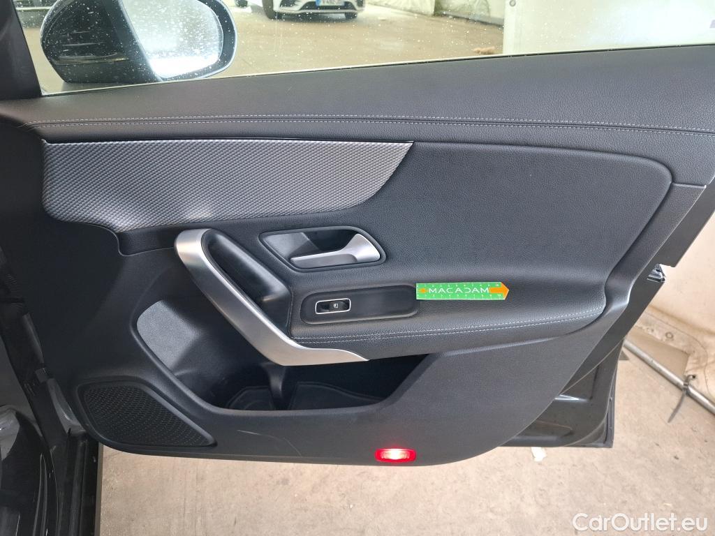  Mercedes  CLA-Klasse MERCEDES-BENZ CLA Coupe / 2019 / 4P / Coupé CLA 180 Business Line BA7 #41