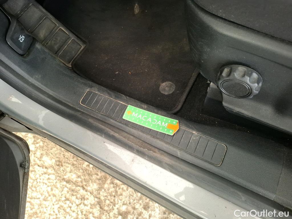  Ford  Kuga FORD  / 2019 / 5P / SUV 2.5 190 hybrid Flexifuel Pshift Titanium #13