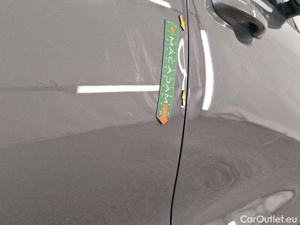  Ford  Kuga FORD  / 2019 / 5P / SUV 2.5 190 hybrid Flexifuel Pshift Titanium #8