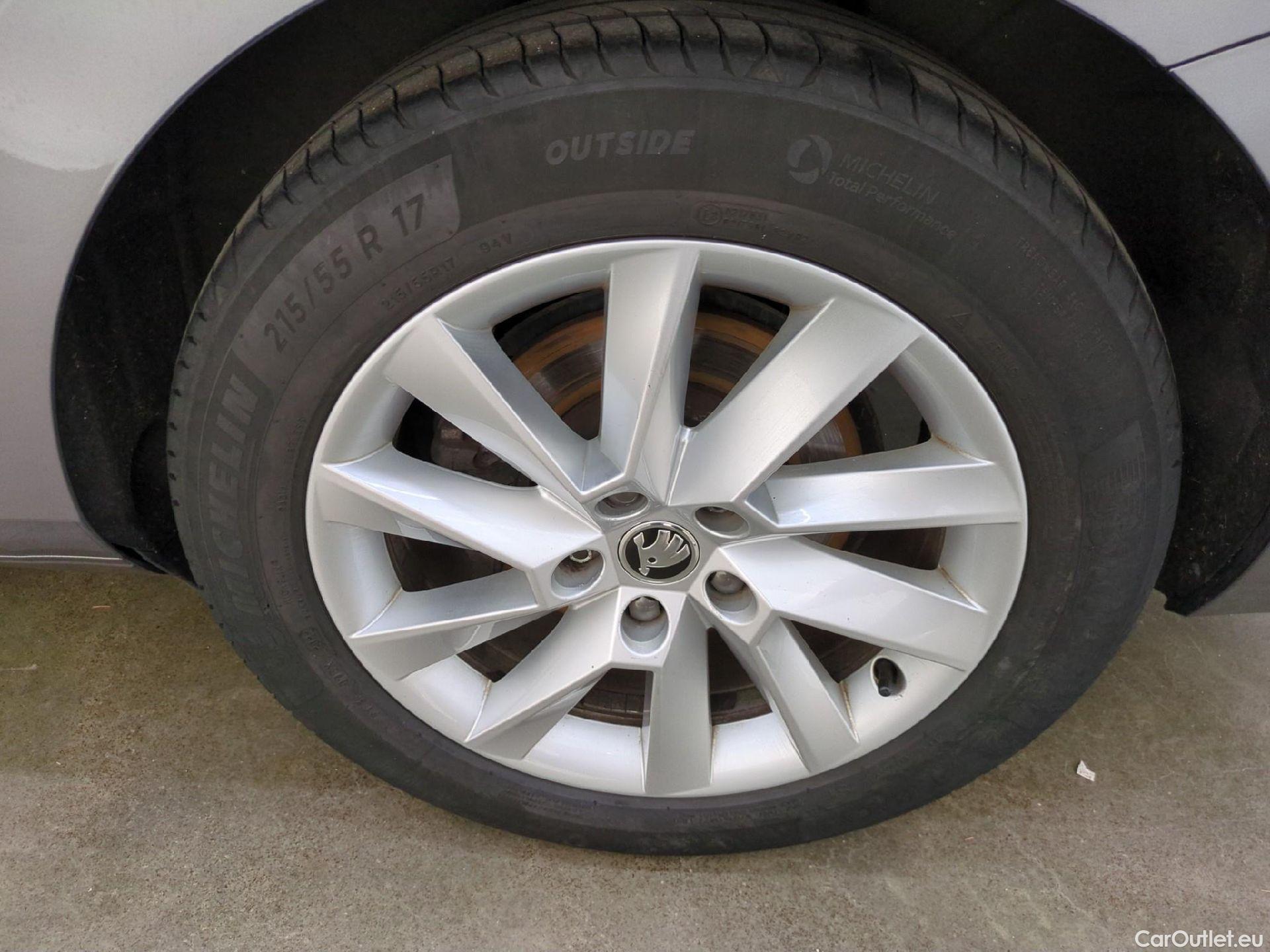  Skoda  Superb  Break Style 2.0 TDI 150CV BVA7 E6d #4