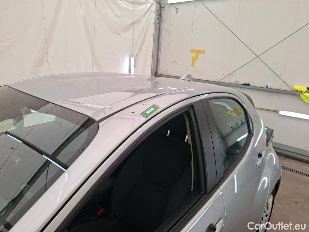  Toyota  Yaris  Hybride / 2019 / 5P / Berline 1.5 Hybride 116h Dynamic Business #13