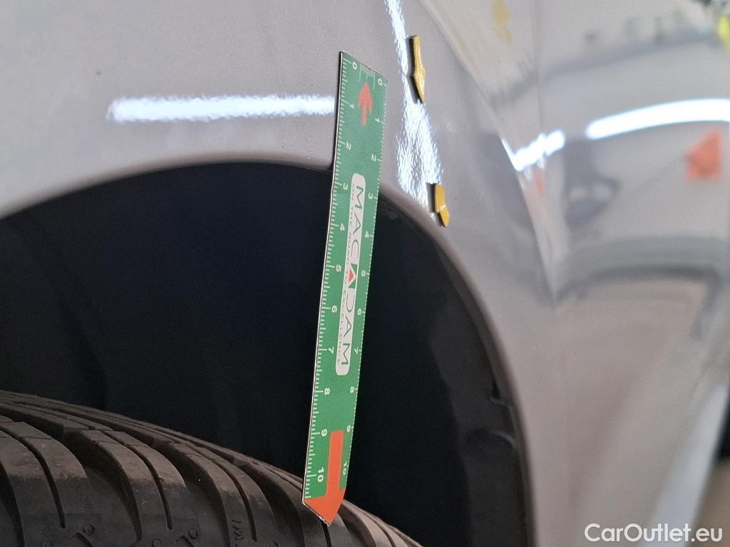  Toyota  Yaris  Hybride / 2019 / 5P / Berline 1.5 Hybride 116h Dynamic Business #21
