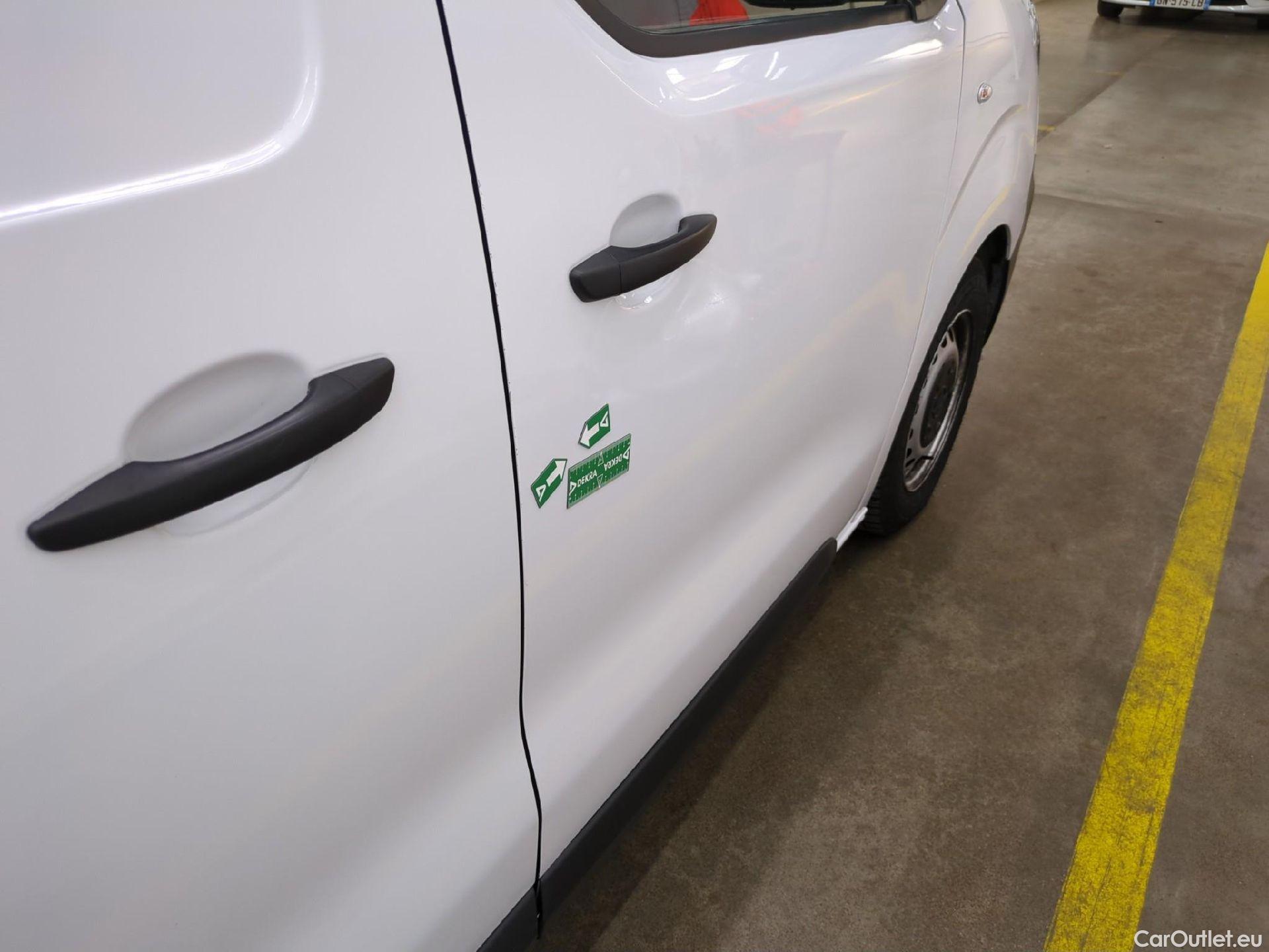  Opel  Vivaro OPEL  / 2019 / 4P / Fourgon tôlé Taille M BlueHDi 145 Pack Bus auto #7