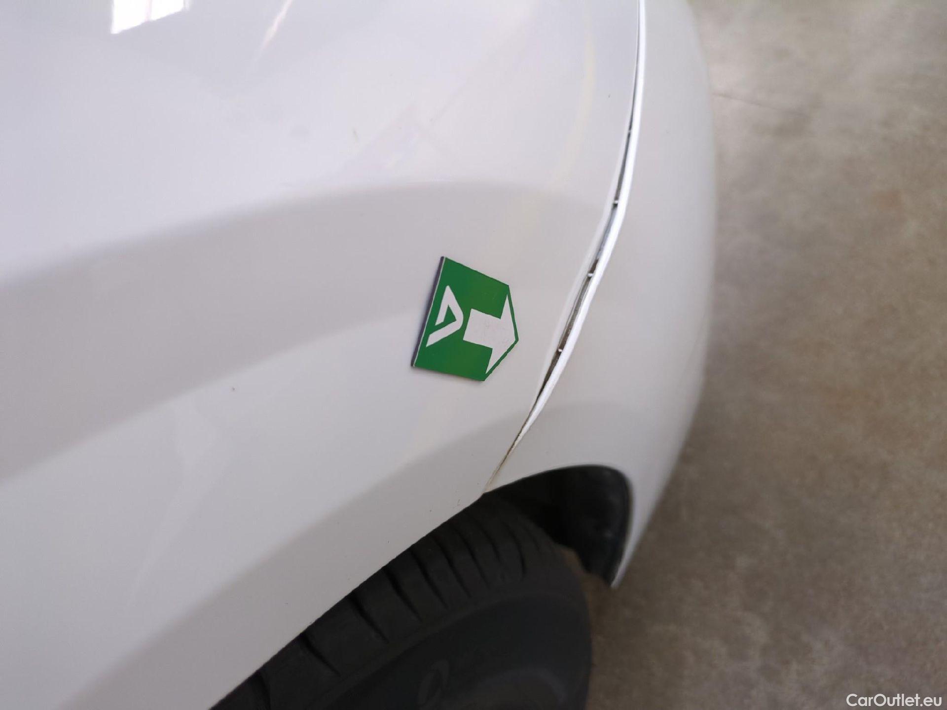  Peugeot  208  Premium 1.5 HDi 100CV BVM6 E6d #36