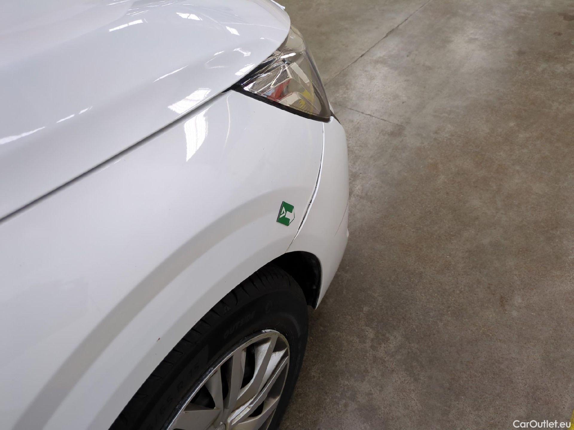  Peugeot  208  Premium 1.5 HDi 100CV BVM6 E6d #35