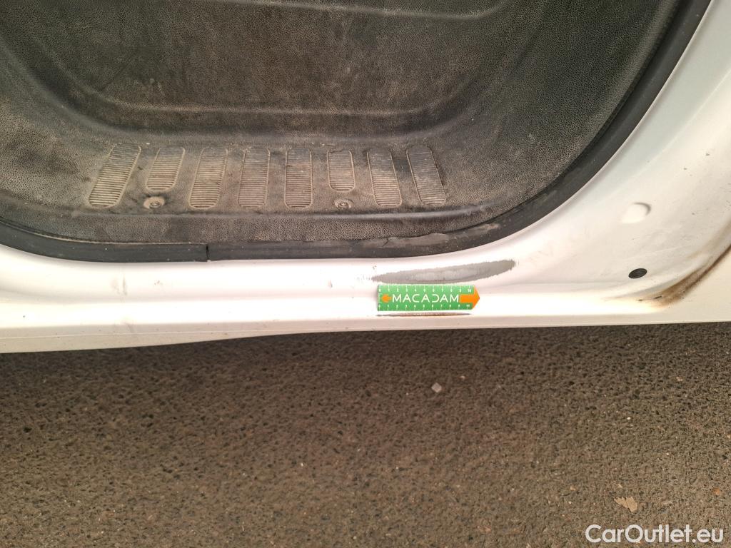  Renault  Master  III Fourgon L2H2 3 5 Grand Confort dCi 130CV BVM6 E6 #18
