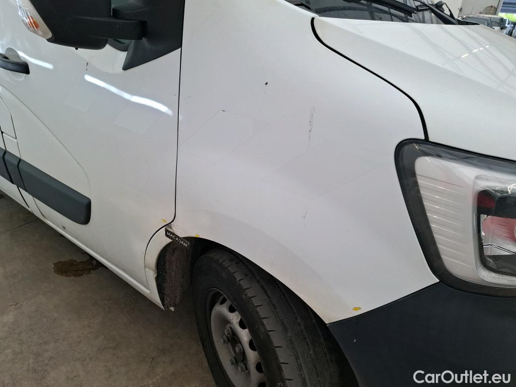  Renault  Master  III Fourgon L2H2 3 5 Grand Confort dCi 135CV BVM6 E6dT #43