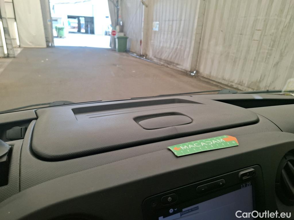  Renault  Master  III Fourgon L2H2 3 5 Grand Confort dCi 130CV BVM6 E6 #11