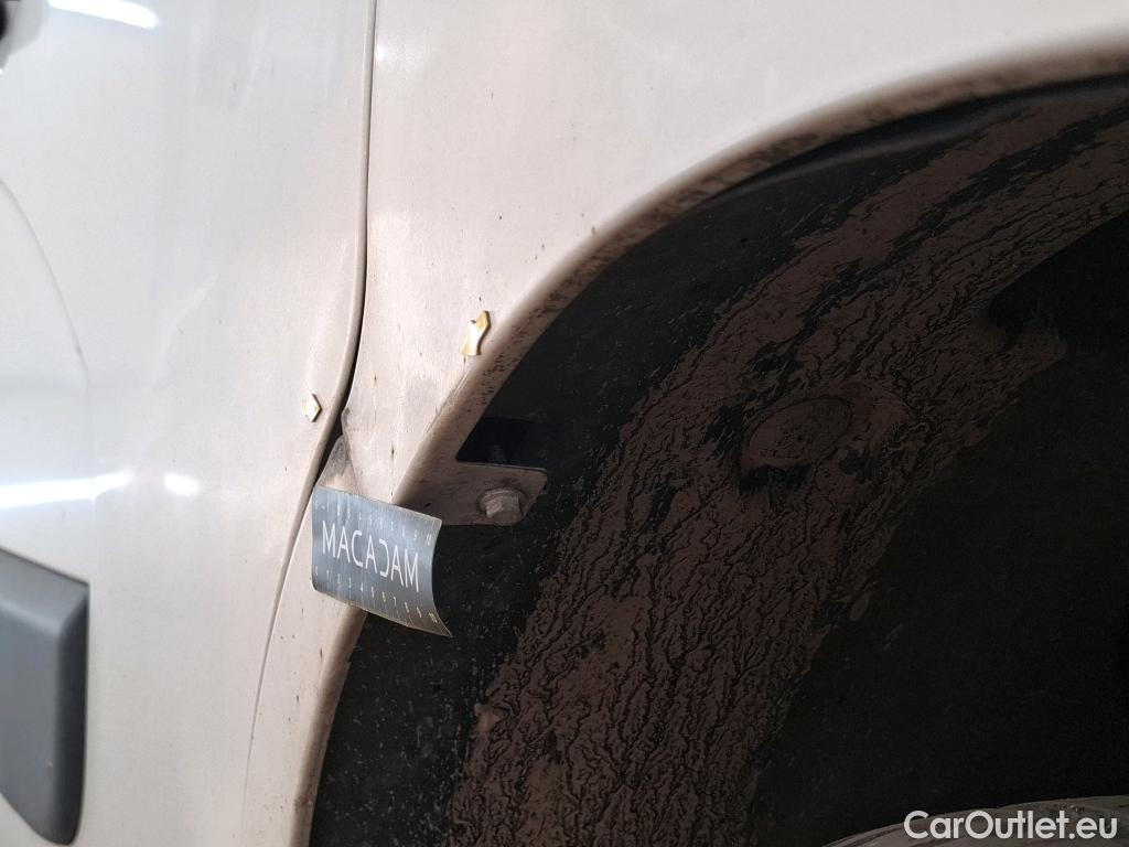  Renault  Master  III Fourgon L2H2 3 5 Grand Confort dCi 135CV BVM6 E6dT #44