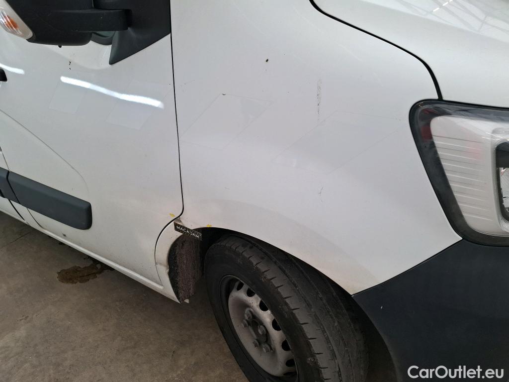  Renault  Master  III Fourgon L2H2 3 5 Grand Confort dCi 135CV BVM6 E6dT #42
