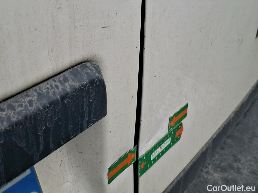  Volkswagen  Crafter  Fourgon Fourgon 35 mittlerer Radstand mit Hochdach FWD 2.0 #26