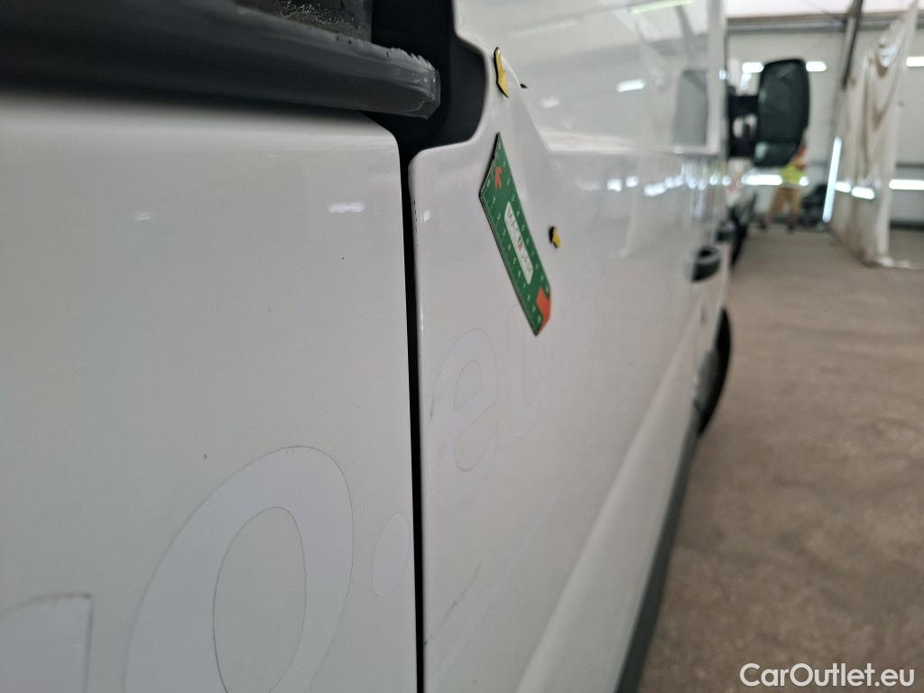  Renault  Master  III Fourgon L2H2 3 5 Grand Confort dCi 130CV BVM6 E6 #11