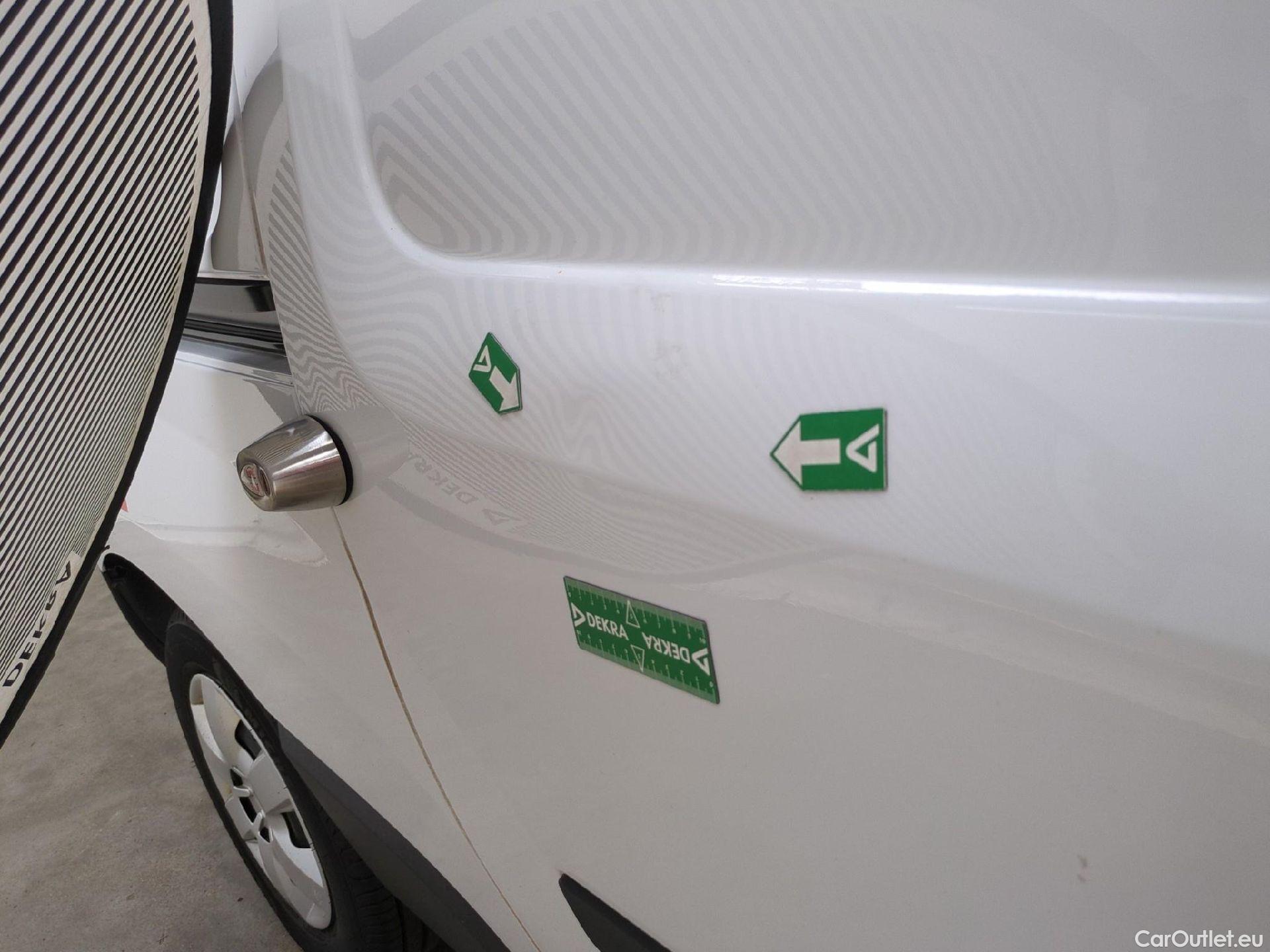  Renault  EXPRESS RENAULT Kangoo  / 2013 / 4P / Fourgonnette Gd Volume ExtraRLink - Blue dCi 95 #30