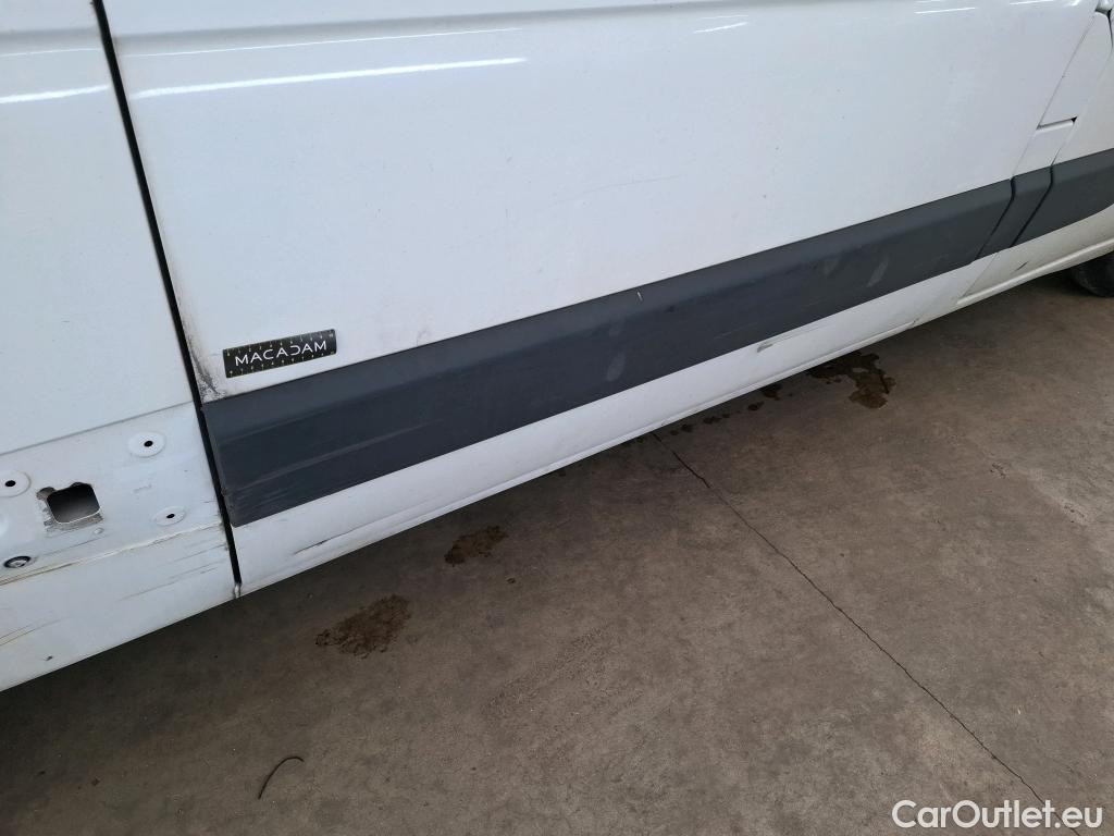  Renault  Master  III Fourgon L2H2 3 5 Grand Confort dCi 135CV BVM6 E6dT #64