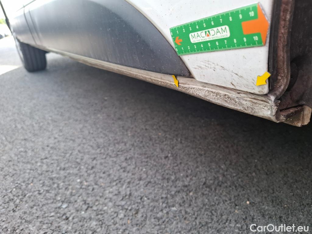  Renault  Trafic RENAULT  / 2019 / 4P / Fourgon tole FG GCF L1H1 1200 Energy dCi 145 EDC #24