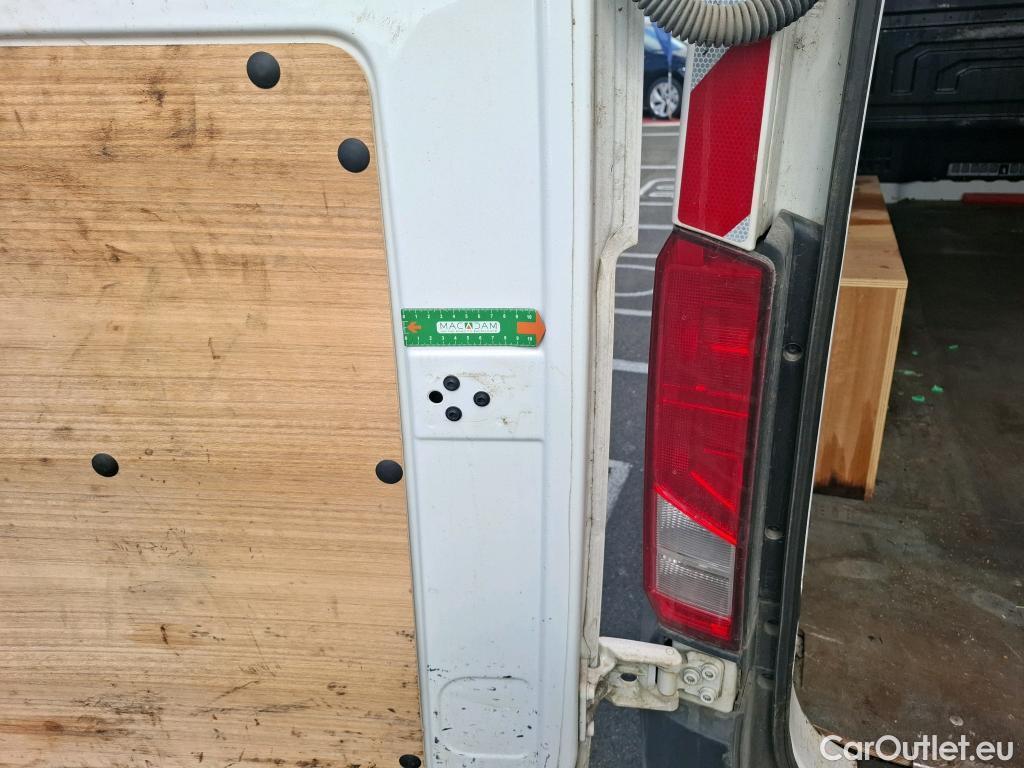  Volkswagen  Crafter  Fourgon Fourgon 35 mittlerer Radstand mit Hochdach FWD 2.0 #29