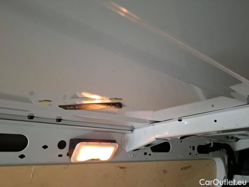  Renault  Master  III Fourgon L2H2 3 5 Grand Confort dCi 135CV BVM6 E6dT #10