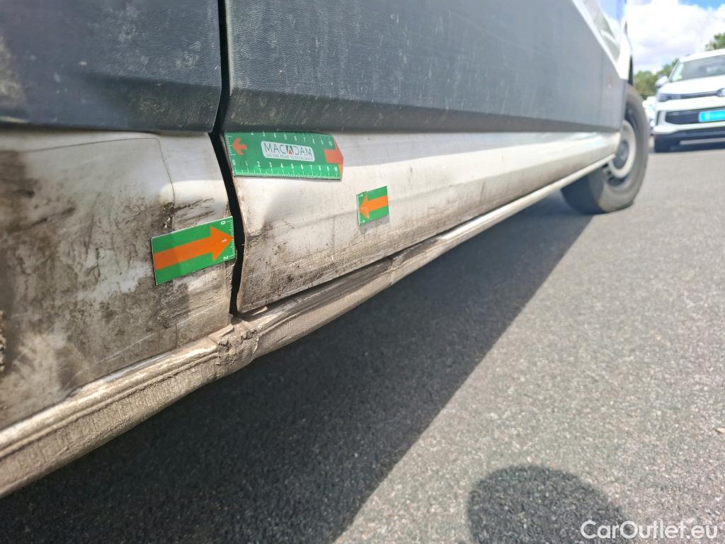  Volkswagen  Crafter  Fourgon Fourgon 35 mittlerer Radstand mit Hochdach FWD 2.0 #7