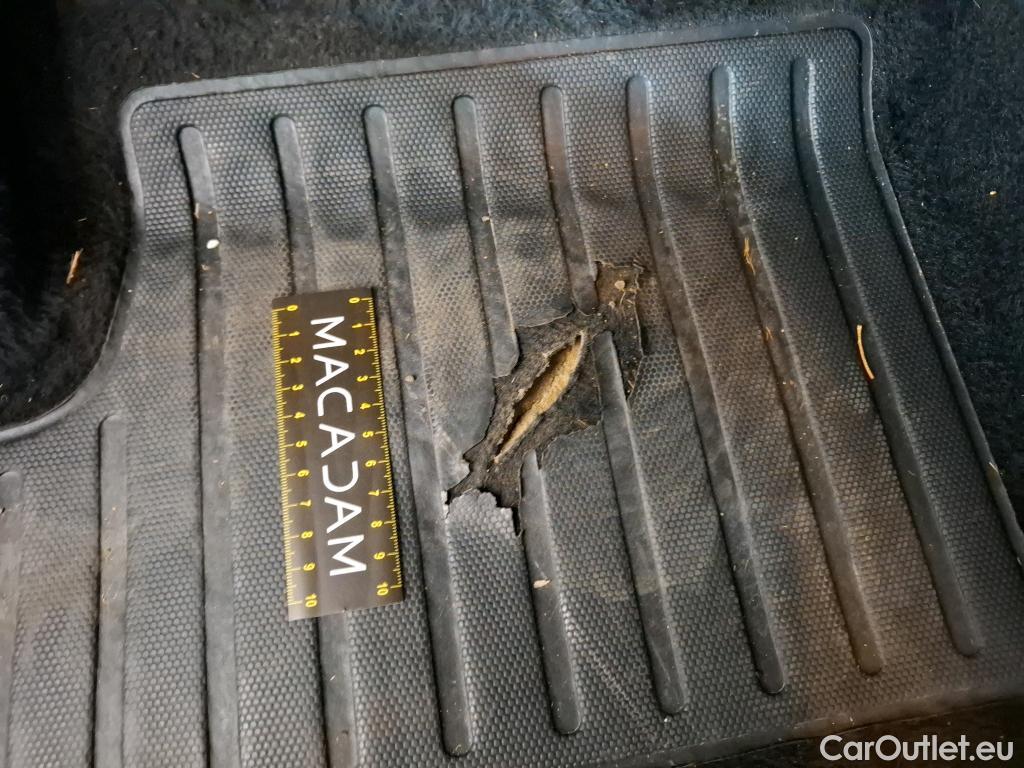  Citroen  C4  Berline Feel Pack 1.2 PureTech 130CV BVA8 6E #44