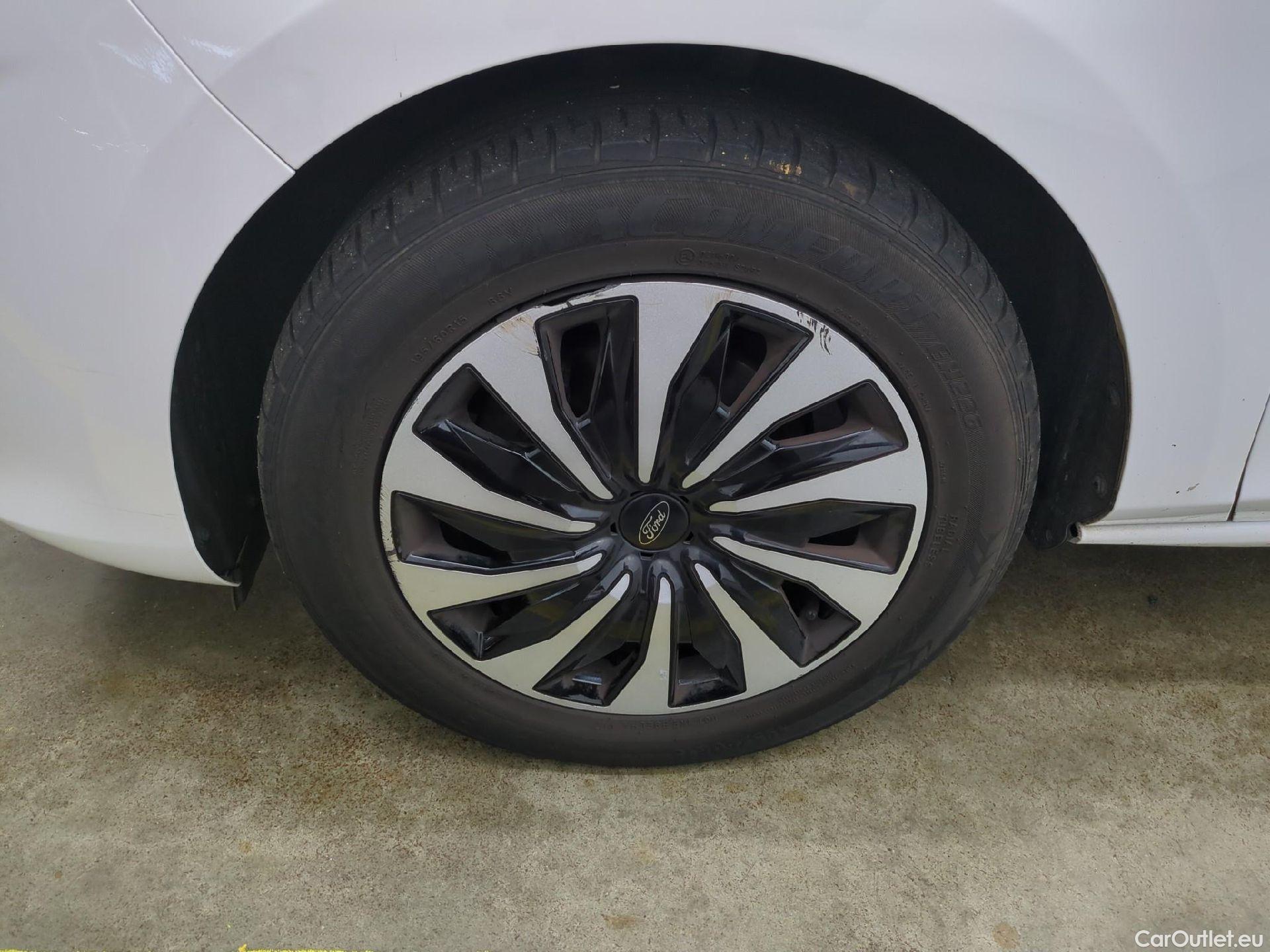  Ford  Fiesta  Titanium 1.0 EcoBoost #4