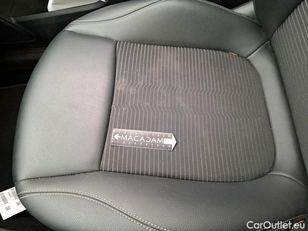  Mercedes  B-Klasse MERCEDES-BENZ Classe B / 2019 / 5P / monospace B 250e Progressive Line Edition #35