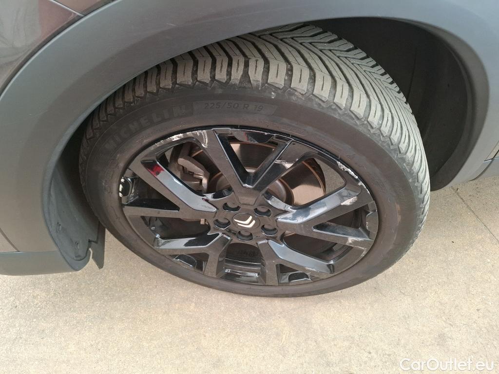  Citroen  C5 Aircross CITROEN  / 2022 / 5P / SUV Hybride recharg 225 e-EAT8 Shine Pack #1