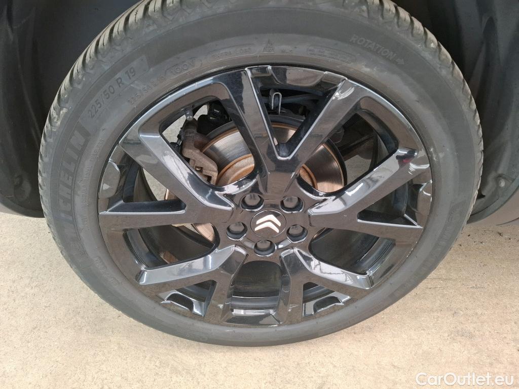  Citroen  C5 Aircross CITROEN  / 2022 / 5P / SUV Hybride recharg 225 e-EAT8 Shine Pack #15
