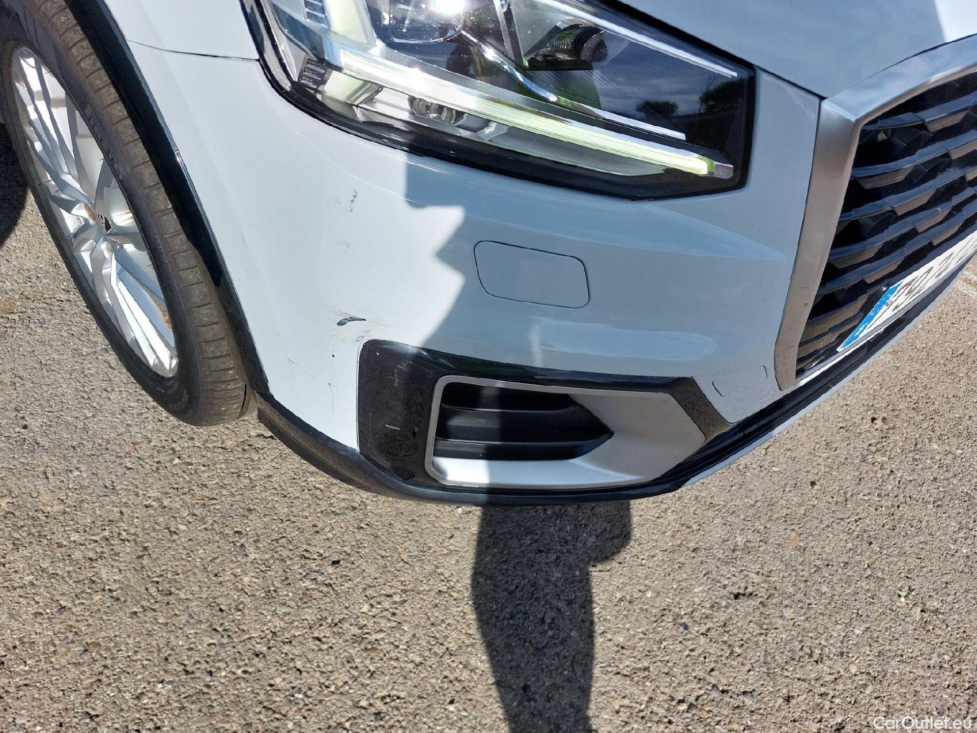  Audi  Q2 AUDI  / 2016 / 5P / todoterreno Design 30 TFSI 85kW (116CV) (AC) #3