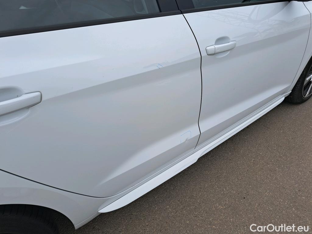  Audi  A1 Sportback AUDI A1 / 2018 / 5P / berlina con portón Sportback Adrenalin 30 TFSI 81kW S tron(SP) #7