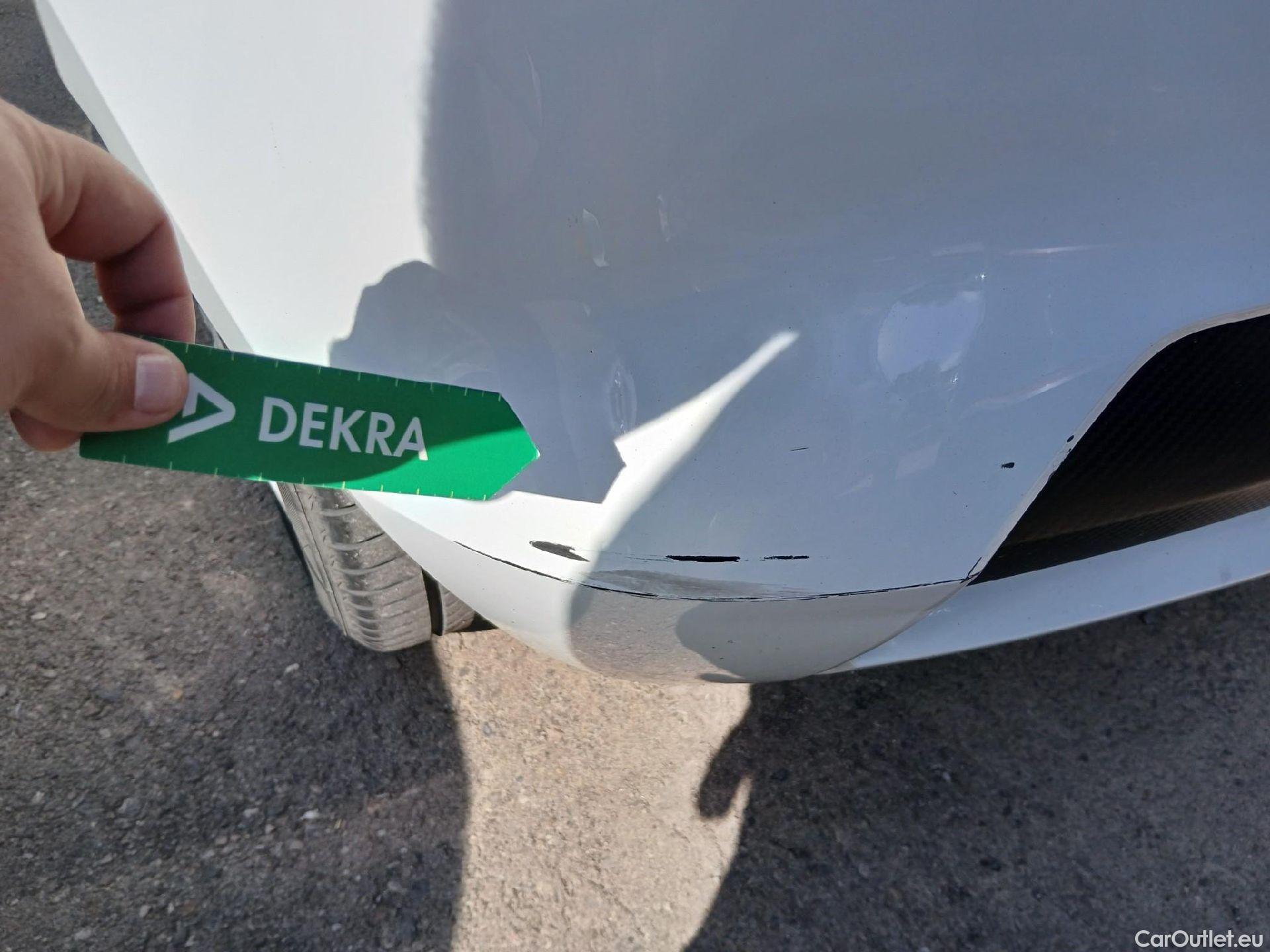  Nissan  Micra NISSAN  / 2017 / 5P / berlina con portón IG-T 68 kW (92 CV) E6D-F Acenta #27
