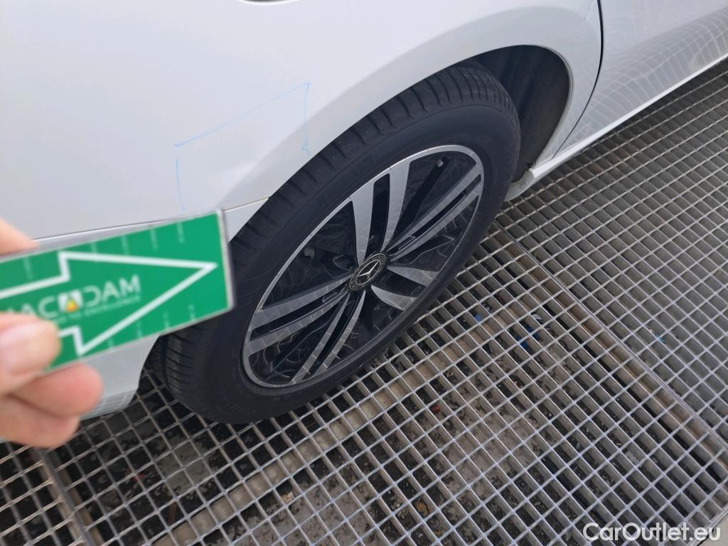  Mercedes  A-Klasse MERCEDES-BENZ Clase A / 2018 / 4P / sedán Sedán A 250 e #8