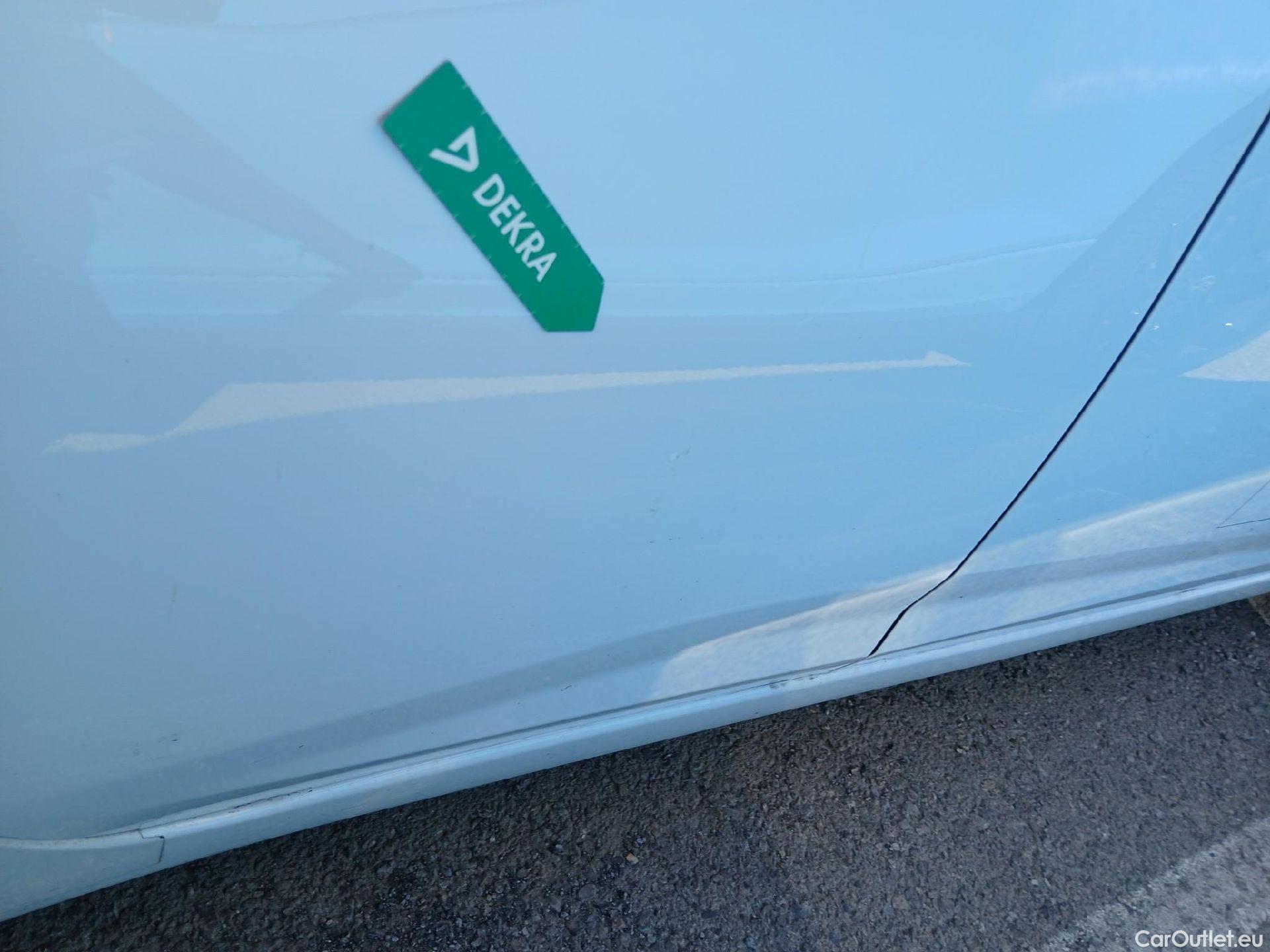  Nissan  Micra NISSAN  / 2017 / 5P / berlina con portón IG-T 68 kW (92 CV) E6D-F Acenta #35